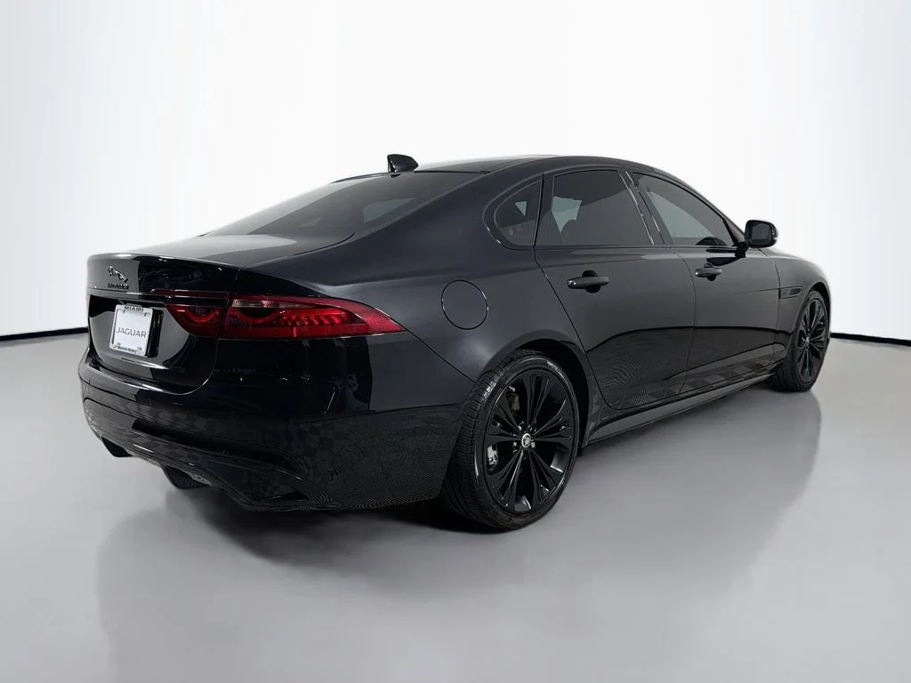 Certified Used 2024 Black Jaguar R-Dynamic SE image 5