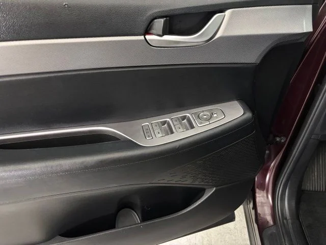Used 2021 Burgundy Hyundai SEL image 11