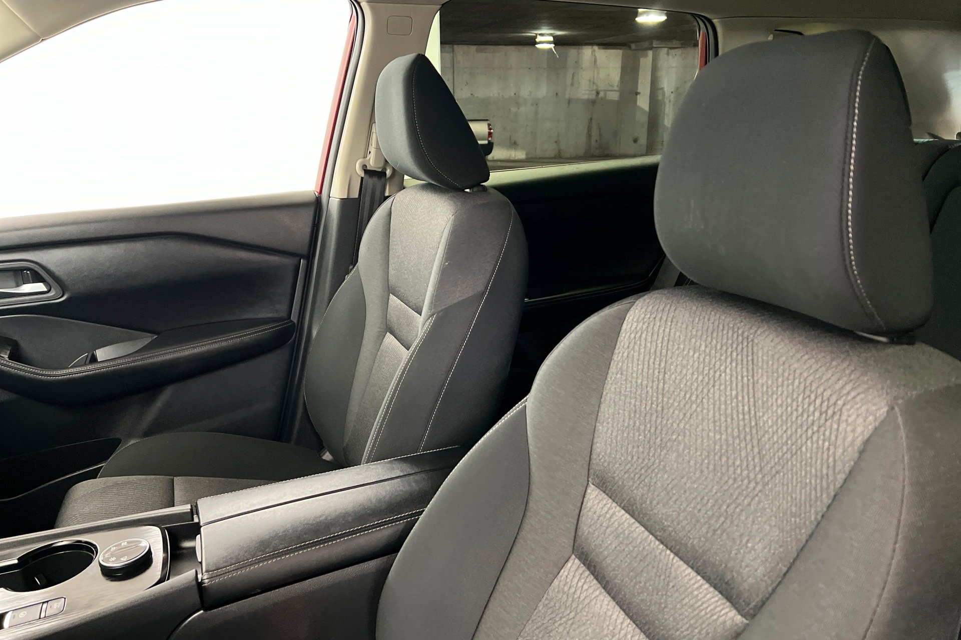 2024 Nissan Rogue SV - Photo 17