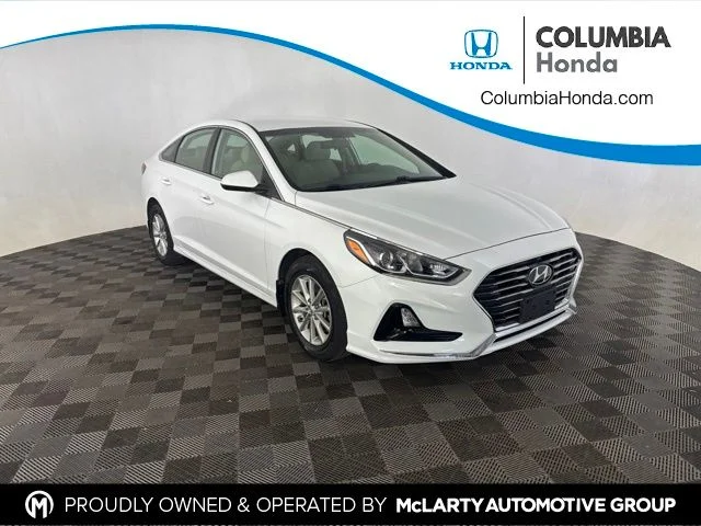 Used 2019 White Hyundai SE image 1