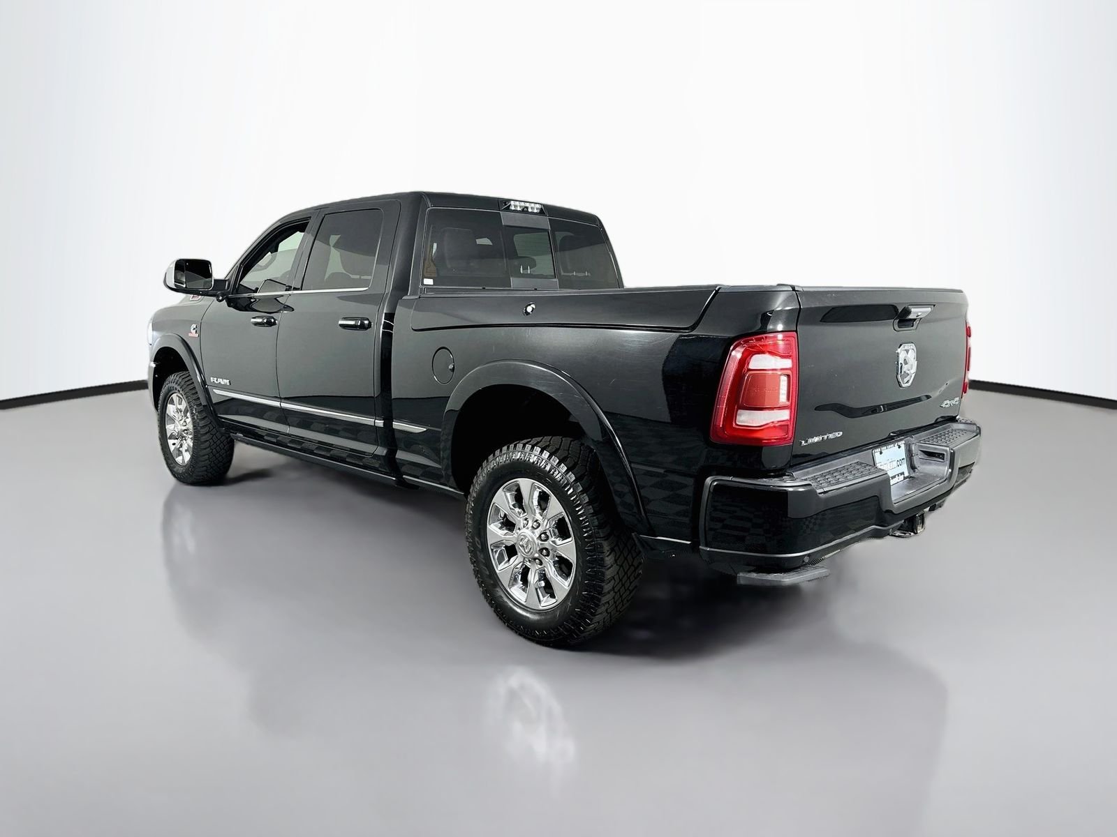 Used 2019 Diamond Black Crystal Pearlcoat Ram Limited image 4
