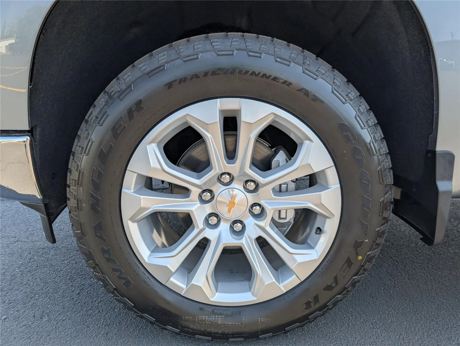 2026 Chevrolet Silverado 1500 LTZ - Photo 9