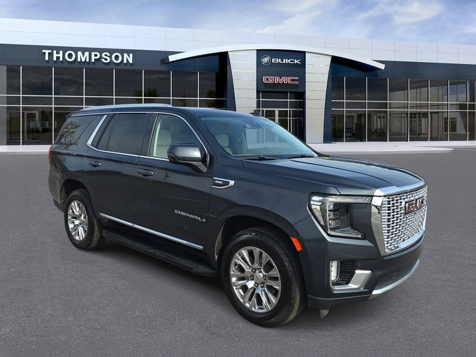2021 GMC Yukon 4WD Denali's photo
