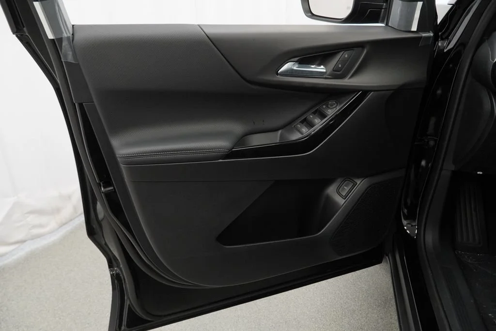 New 2027 Mosaic Black Metallic Chevrolet LT image 21