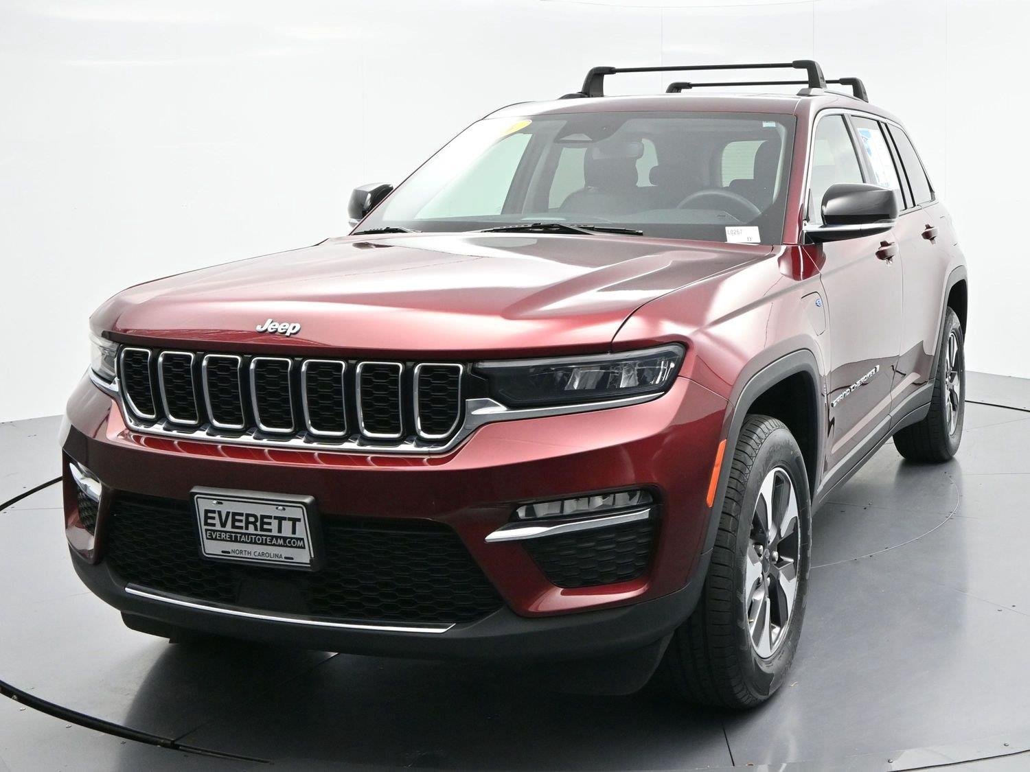 Used 2024 Red Jeep 4x4 image 2