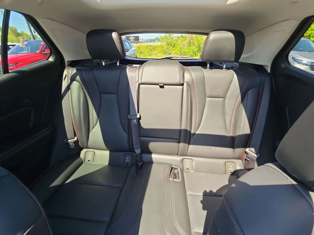 Used 2023 Black Buick Essence image 29