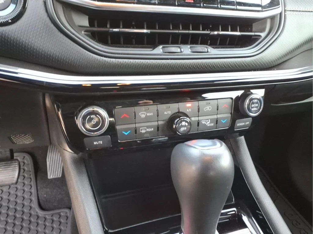Used 2023 Gray Jeep Latitude image 24