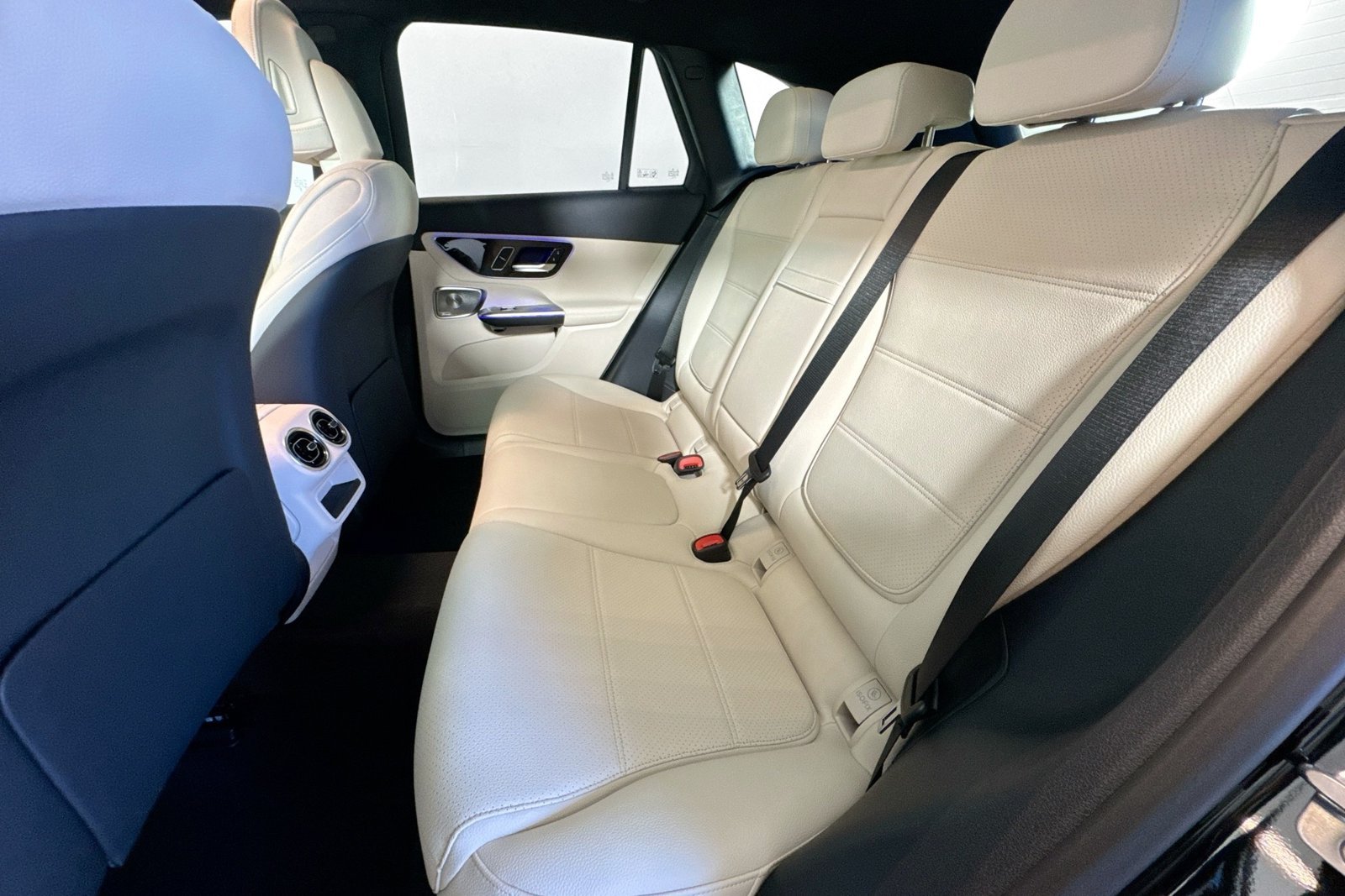 New 2026 Black Mercedes-Benz GLC 300 image 20