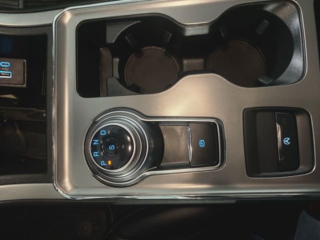 Used 2022 Gray Ford SEL image 19