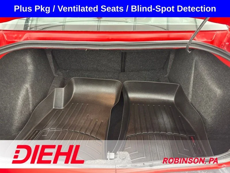 Used 2023 Red Dodge R/T Scat Pack image 9