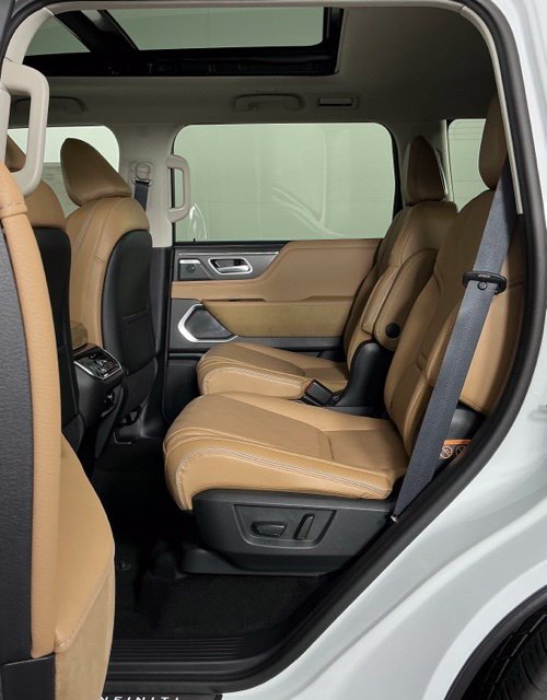 New 2027 White INFINITI LUXE image 19