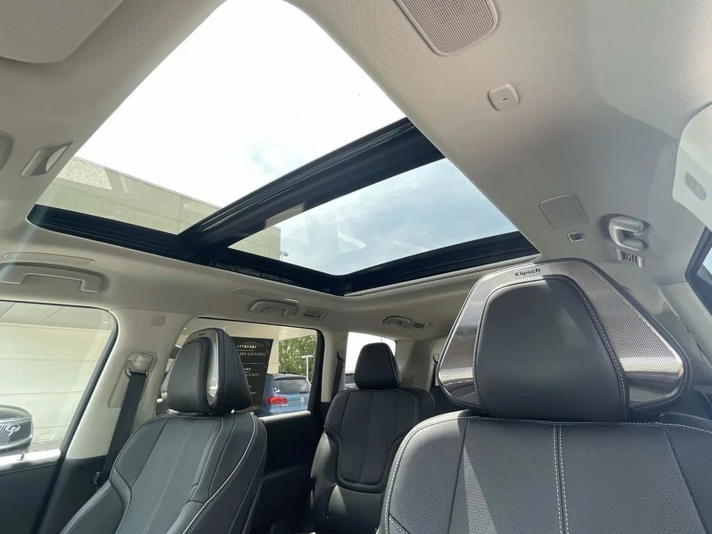 Used 2025 Black INFINITI SENSORY image 18