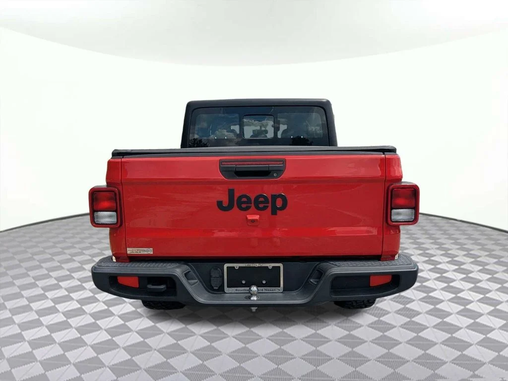 Used 2023 Red Jeep Sport image 4