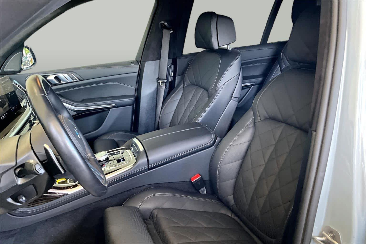 Used 2026 Brooklyn Grey Metallic BMW xDrive40i image 8