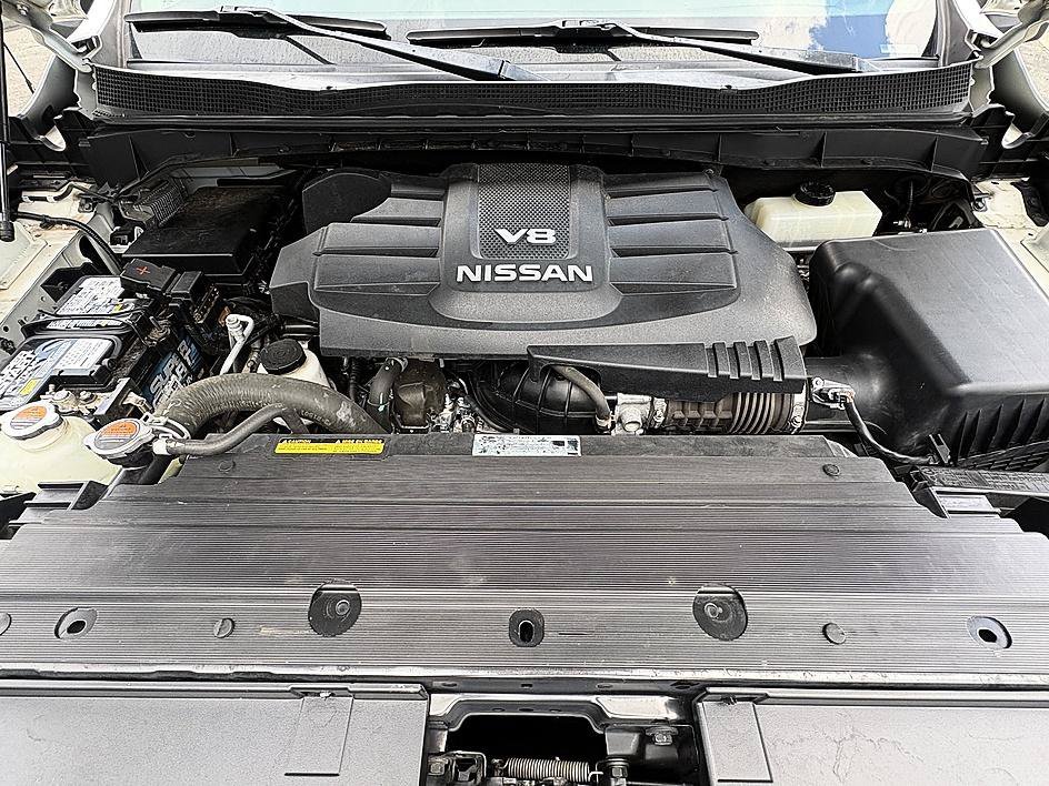 Used 2018 Glacier White Nissan SV image 23