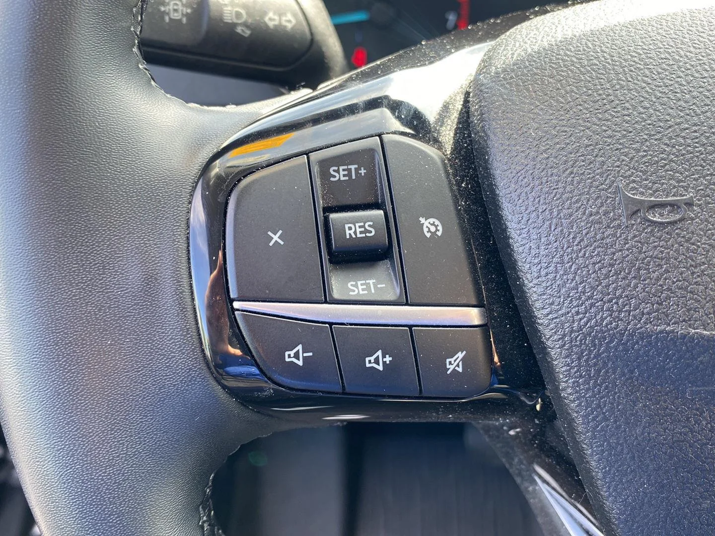 Used 2022 Carbonized Gray Ford SE image 19