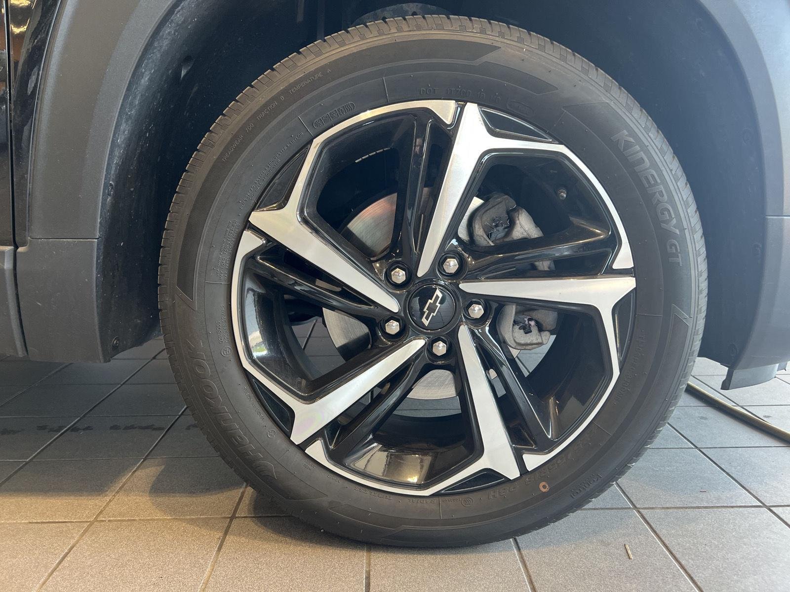 Used 2023 Mosaic Black Metallic Chevrolet RS image 13