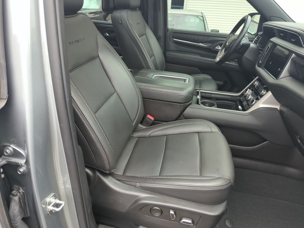 Used 2023 Silver GMC Denali image 40