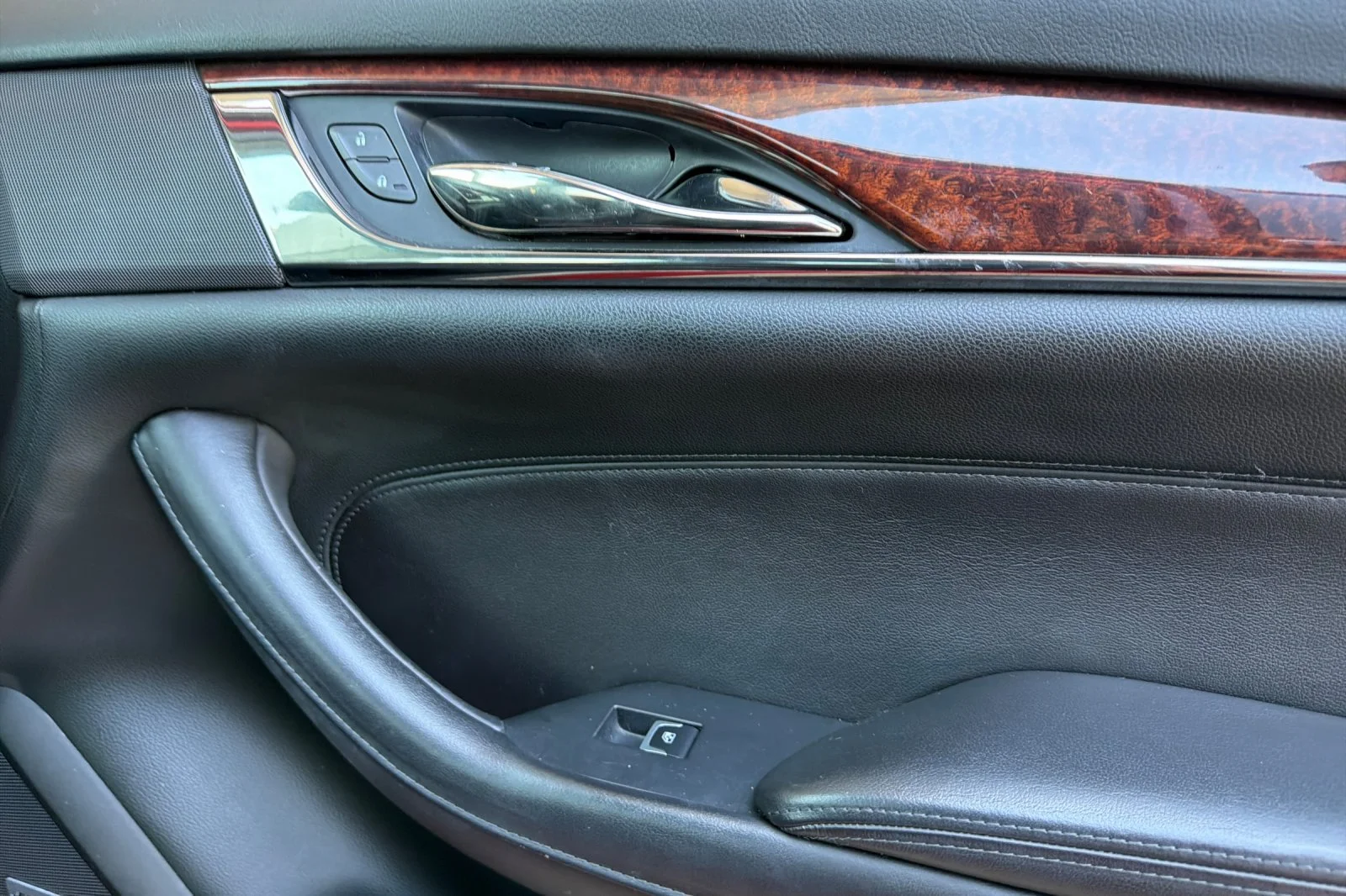 Used 2014 Red Cadillac 3.6L Luxury image 21