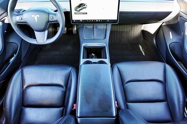 Used 2021  Tesla Standard Range Plus image 21
