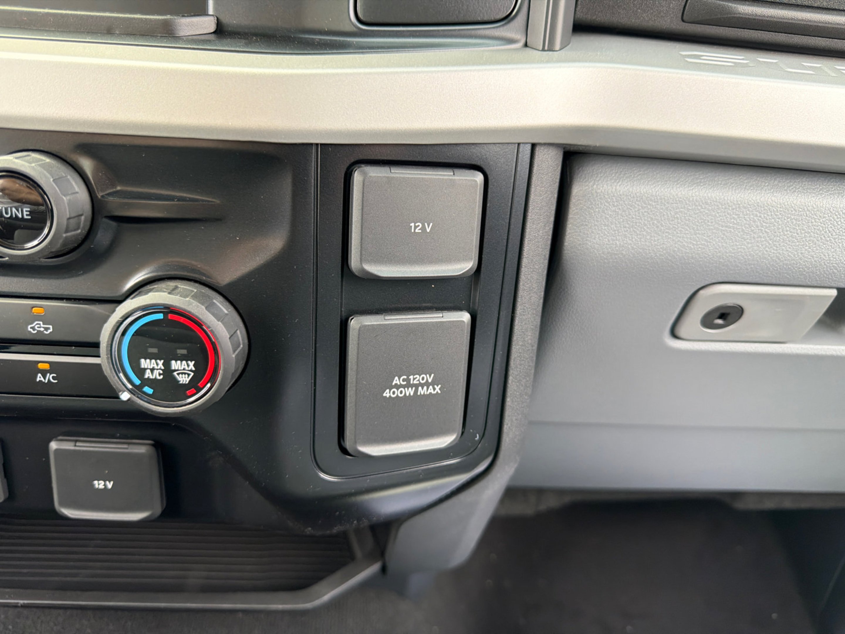 New 2026 Carbonized Gray Metallic Ford F-350® XLT image 27