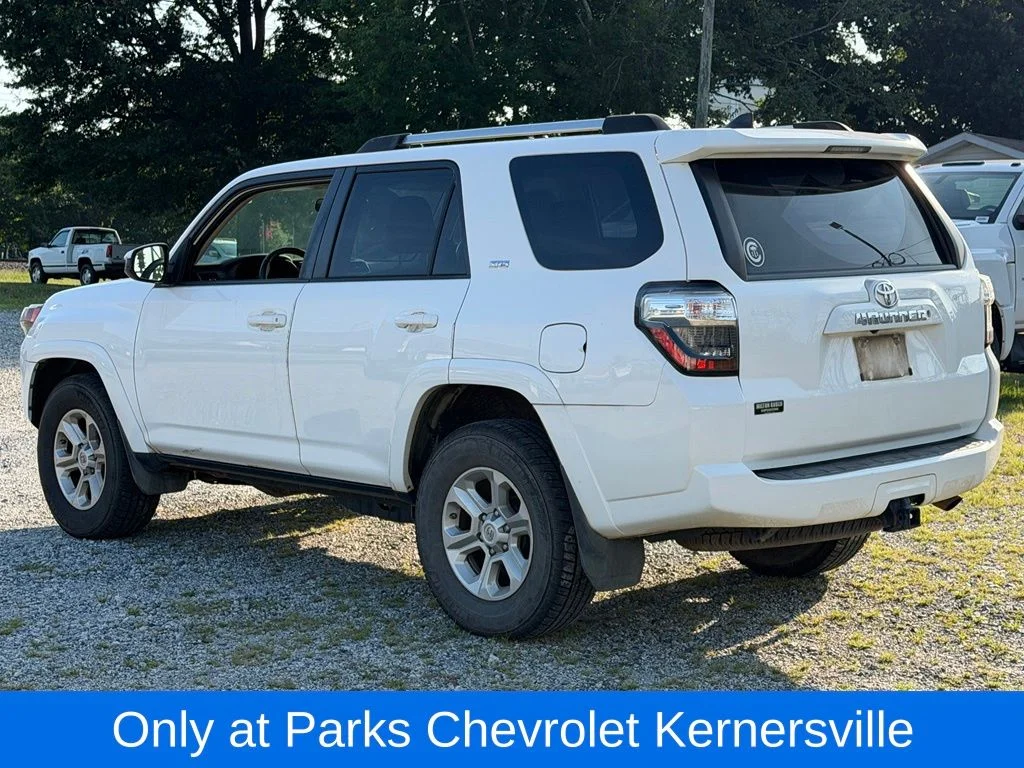 Used 2019 White Toyota SR5 image 7