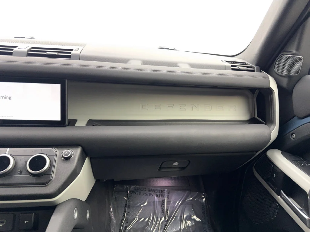 Used 2023 Blue Land Rover SE image 59