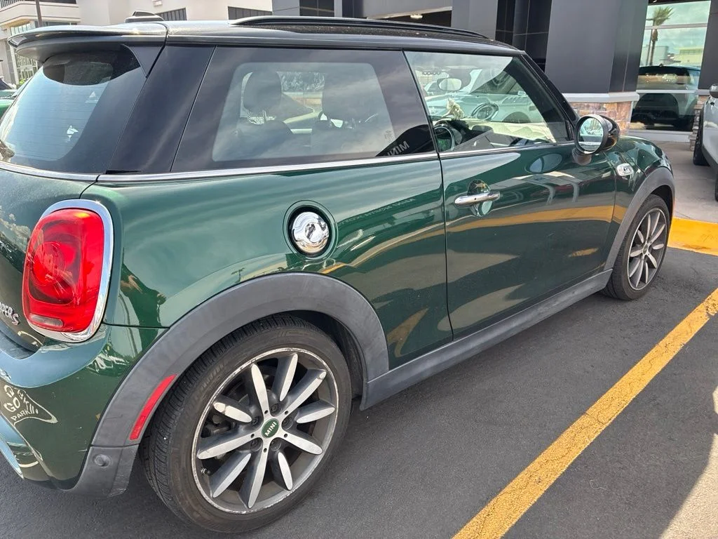 Used 2019 Green MINI Signature image 7