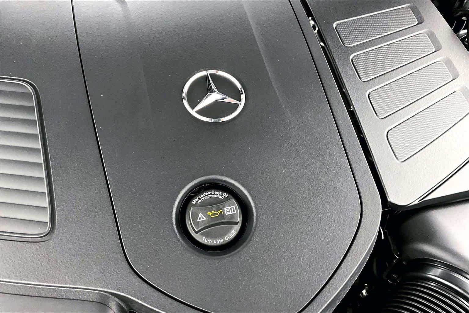New 2026 Black Mercedes-Benz GLC 300 image 17