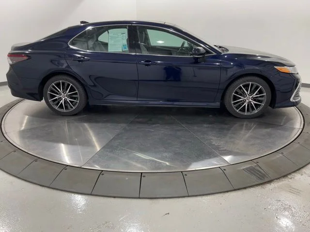 Used 2021  Toyota XLE image 6
