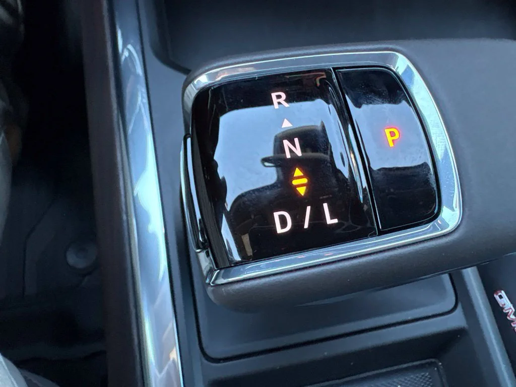 New 2026 Summit White GMC SLT image 18