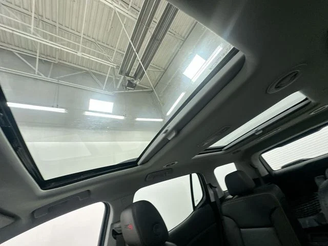 Used 2023 White GMC AT4 image 17