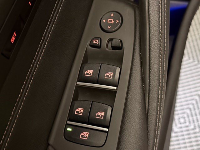 2023 BMW 5 Series 530i - Photo 19