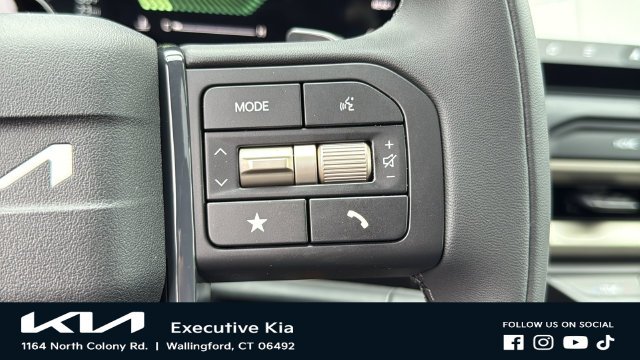 New 2027 Ivory Silver Kia S image 14
