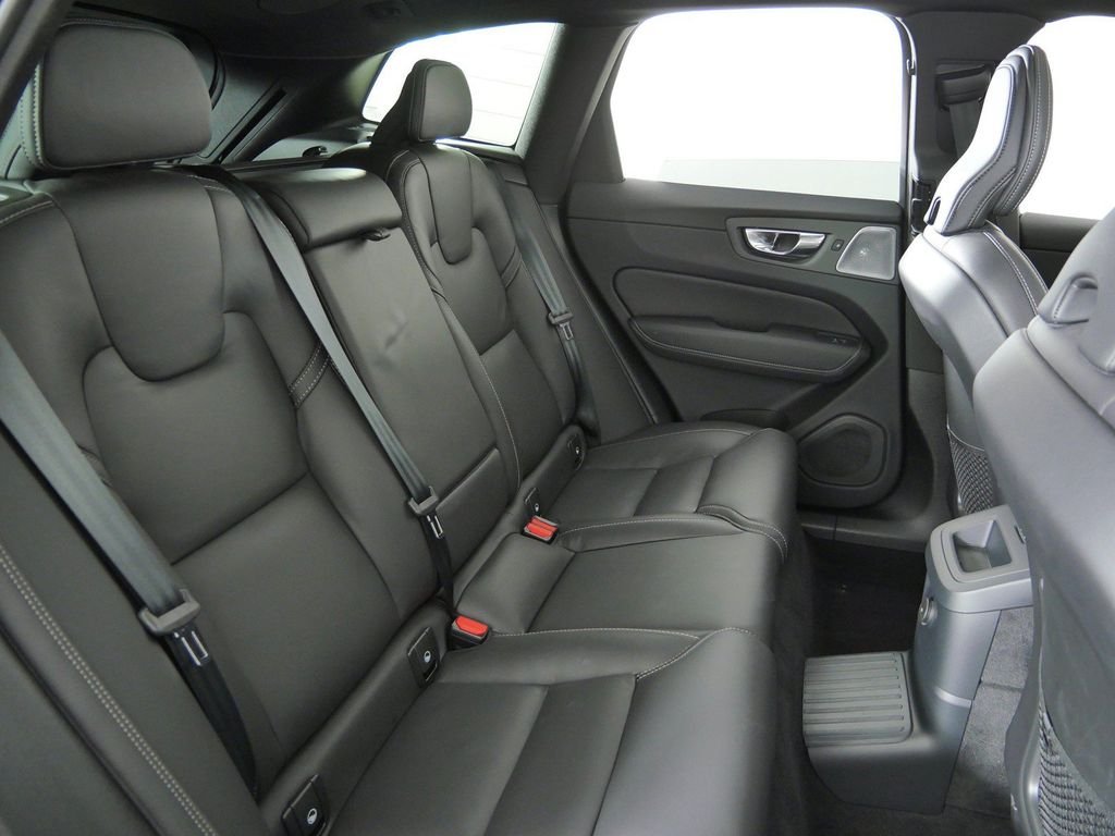 Used 2025 Black Volvo T8 Ultra Black Edition image 27