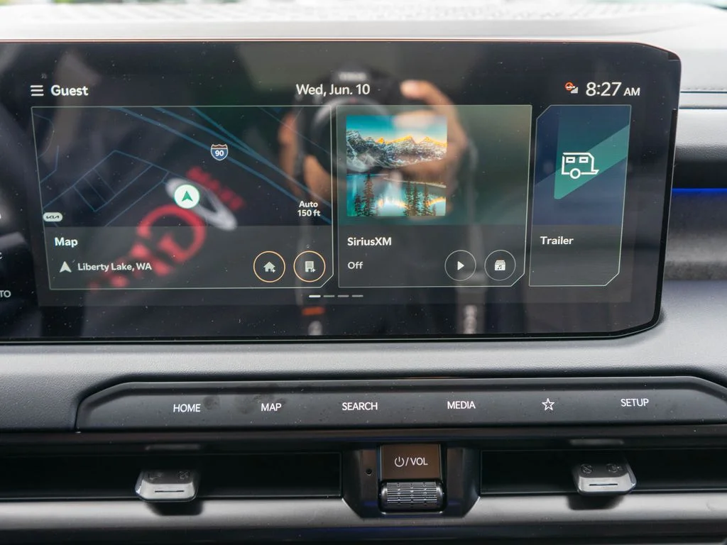 New 2027 Glacial White Pearl Kia X-LINE SX image 28