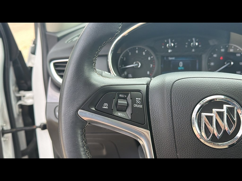 Used 2022 Summit White Buick Preferred image 13