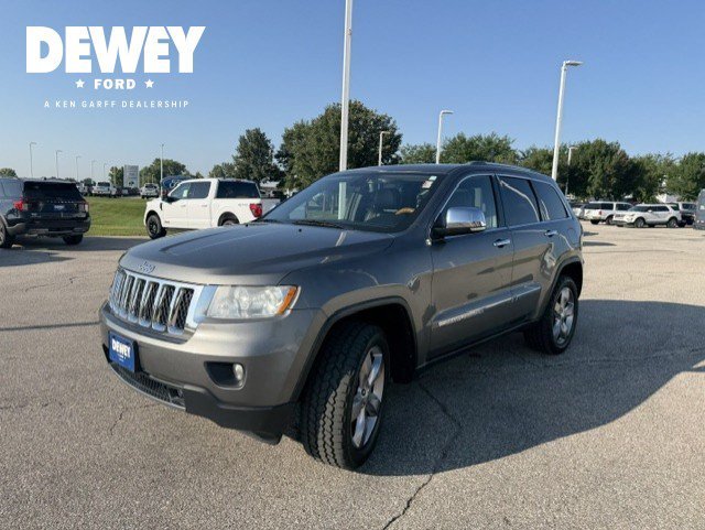Used 2011 Mineral Gray Clearcoat Metallic Jeep Overland image 3