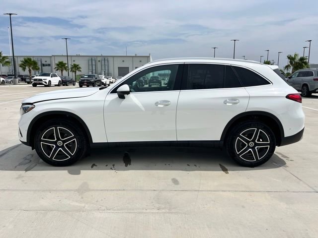 New 2026 Polar White Mercedes-Benz GLC 300 image 32
