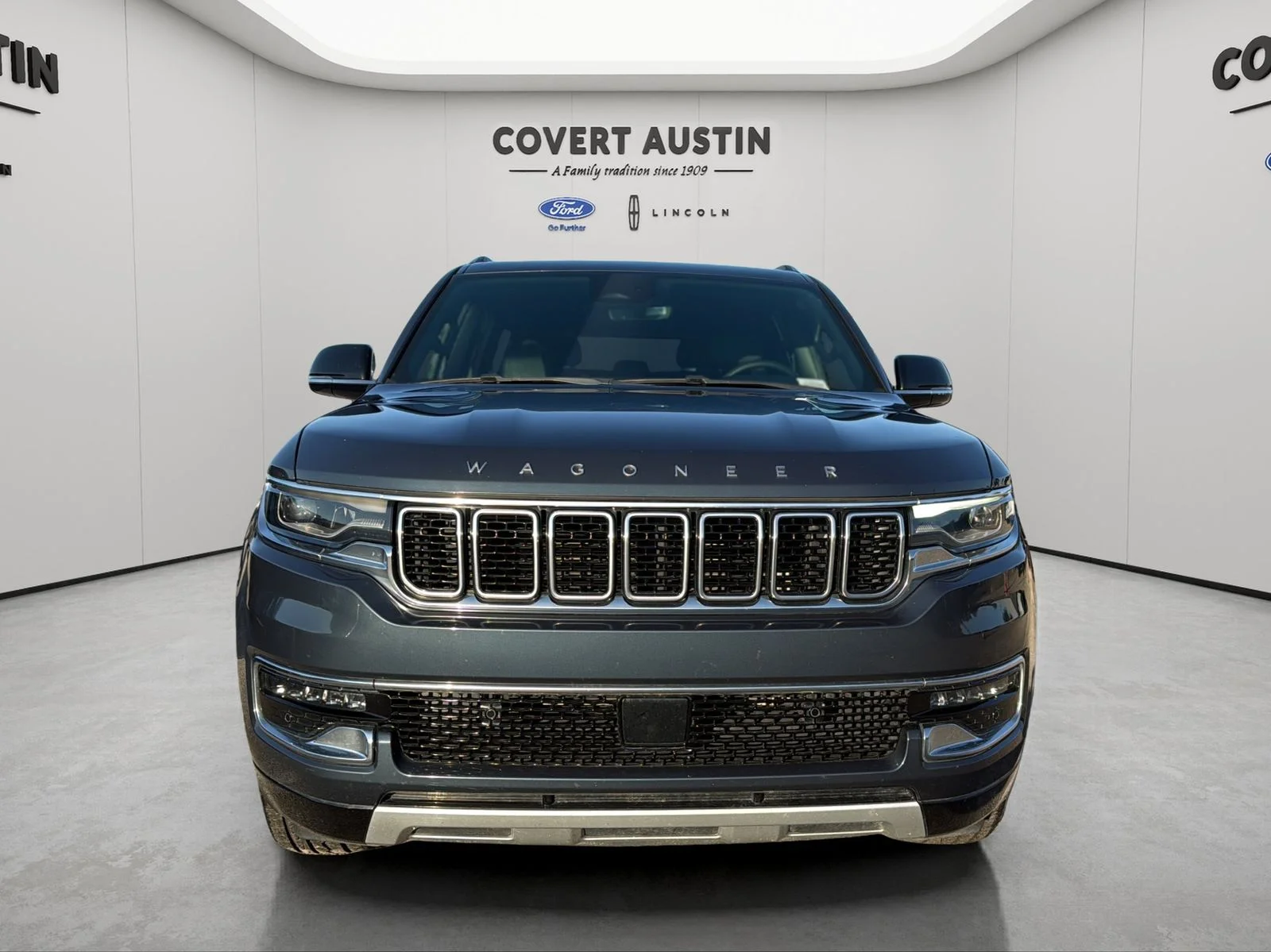 Used 2024  Jeep Series II image 8