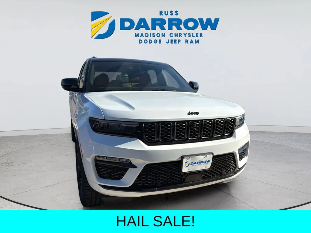 New 2025 Bright White Clear-Coat Exterior Paint Jeep Summit Reserve image 16