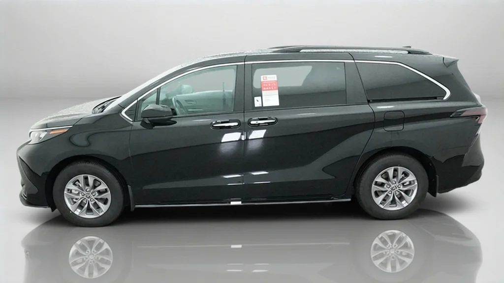 New 2026 Midnight Black Metallic Toyota XLE image 2