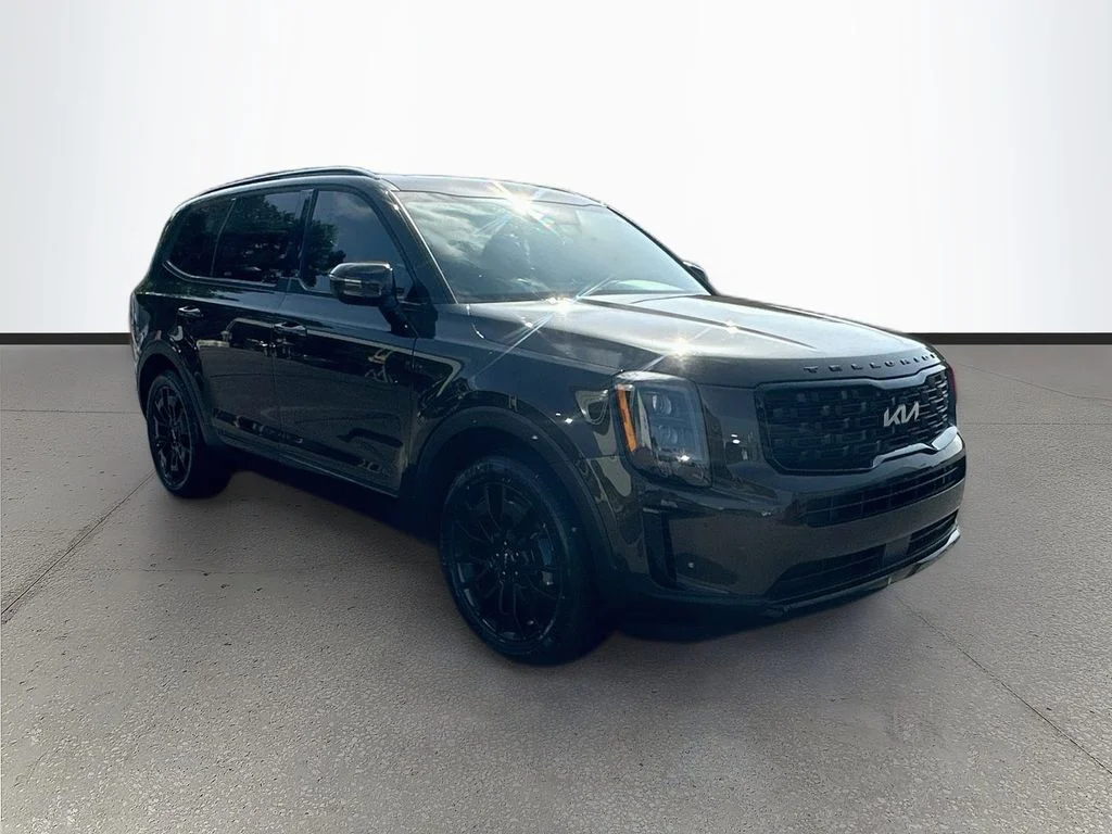 Certified Used 2022 Green Kia EX image 3