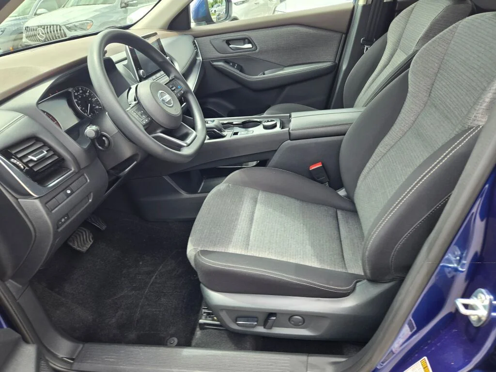 Used 2021 Blue Nissan SV image 16