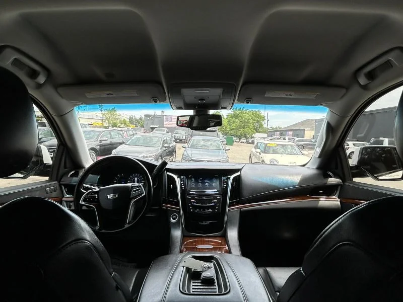 Used 2019 White Cadillac Sport Utility 4D image 51