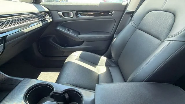 Used 2024 White Honda EX-L image 21