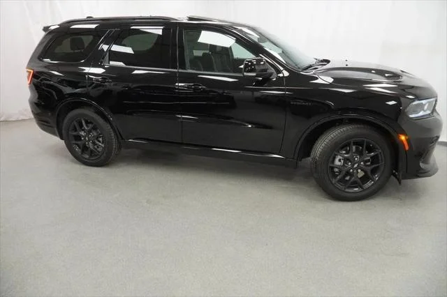 New 2026 Diamond Black Clear-Coat Exterior Paint Dodge GT PLUS image 9