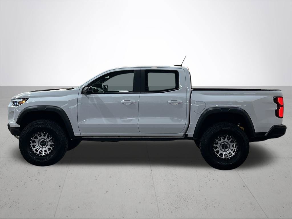 Used 2025 White Chevrolet ZR2 image 13