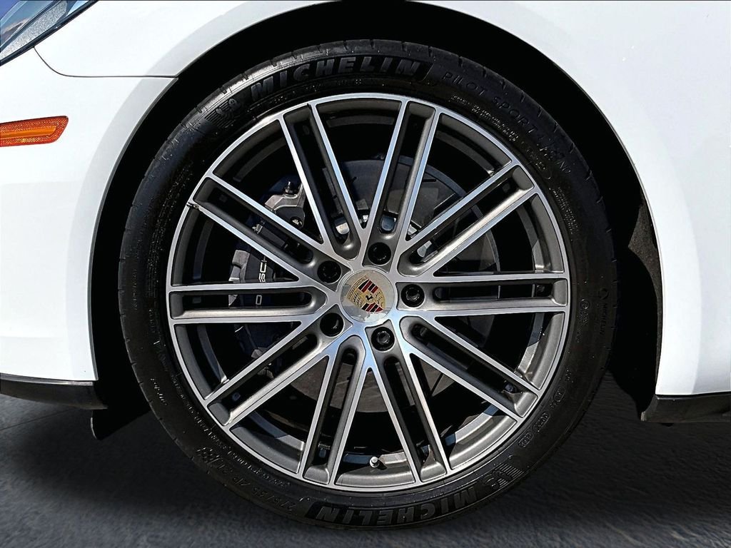 Used 2020 White Porsche  image 9
