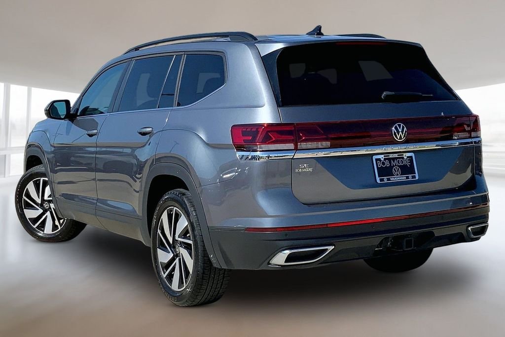 Used 2025 Silver Volkswagen 2.0T SE w/Technology image 13